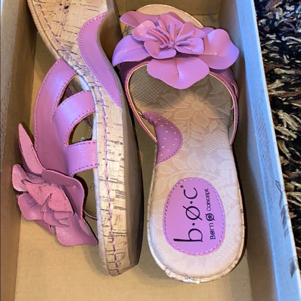 Floral wedge sandals